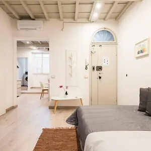 Cozy Near Ponte Vecchio Apartment